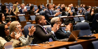 Governments and industry work to improve air travel for persons with disabilities 